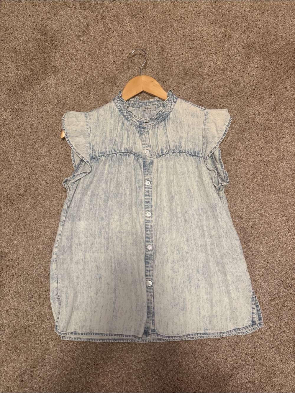 Rails Light Wash Denim Button-Front Sleeveless Top